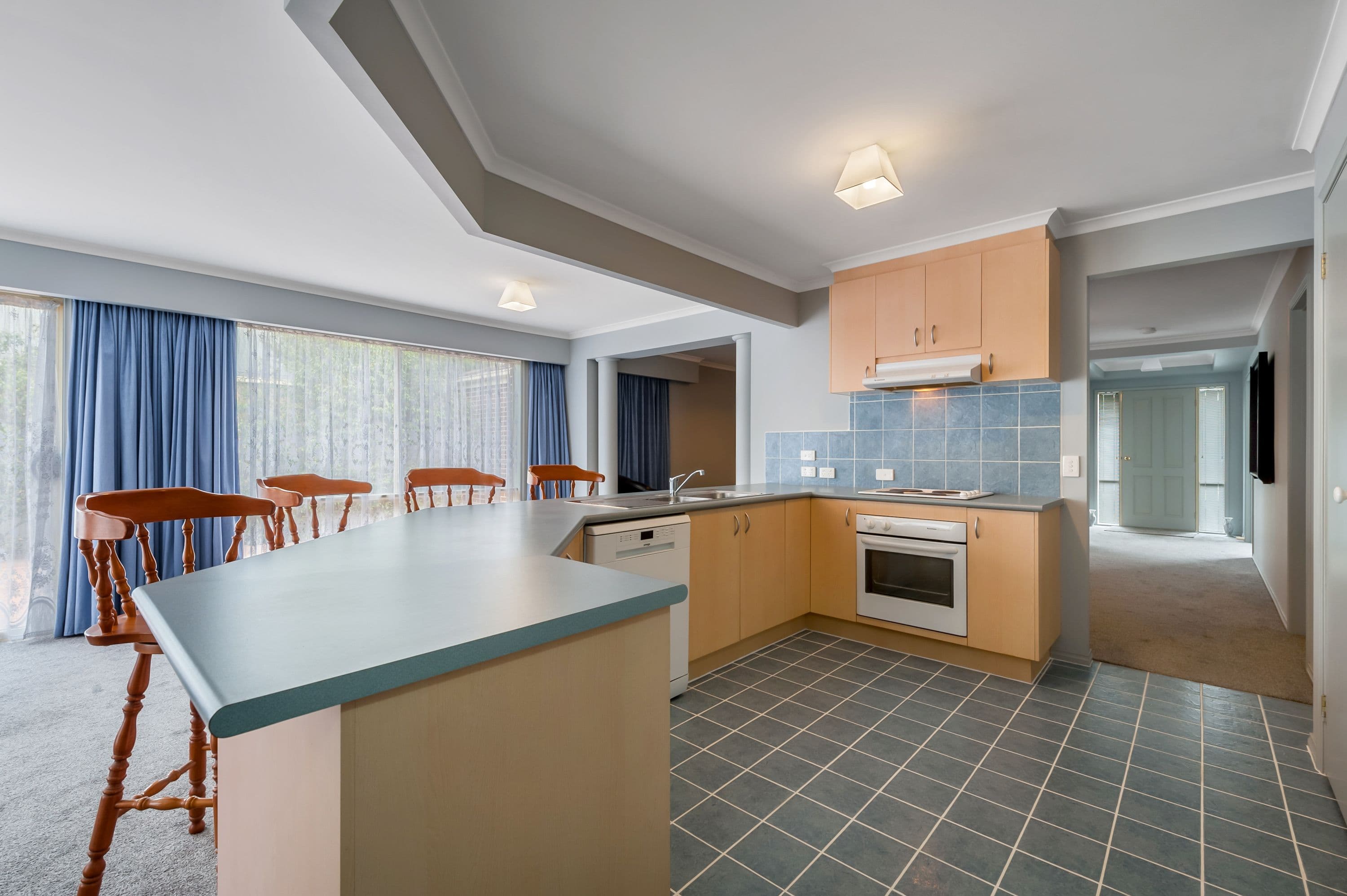 10 Odonnell Drive, Caroline Springs VIC 3023, Caroline Springs - Thumbnail 2