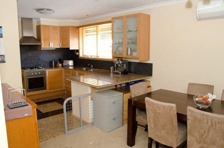28 Hakea Street, WATSONIA NORTH VIC 3087, Watsonia North - Thumbnail 2