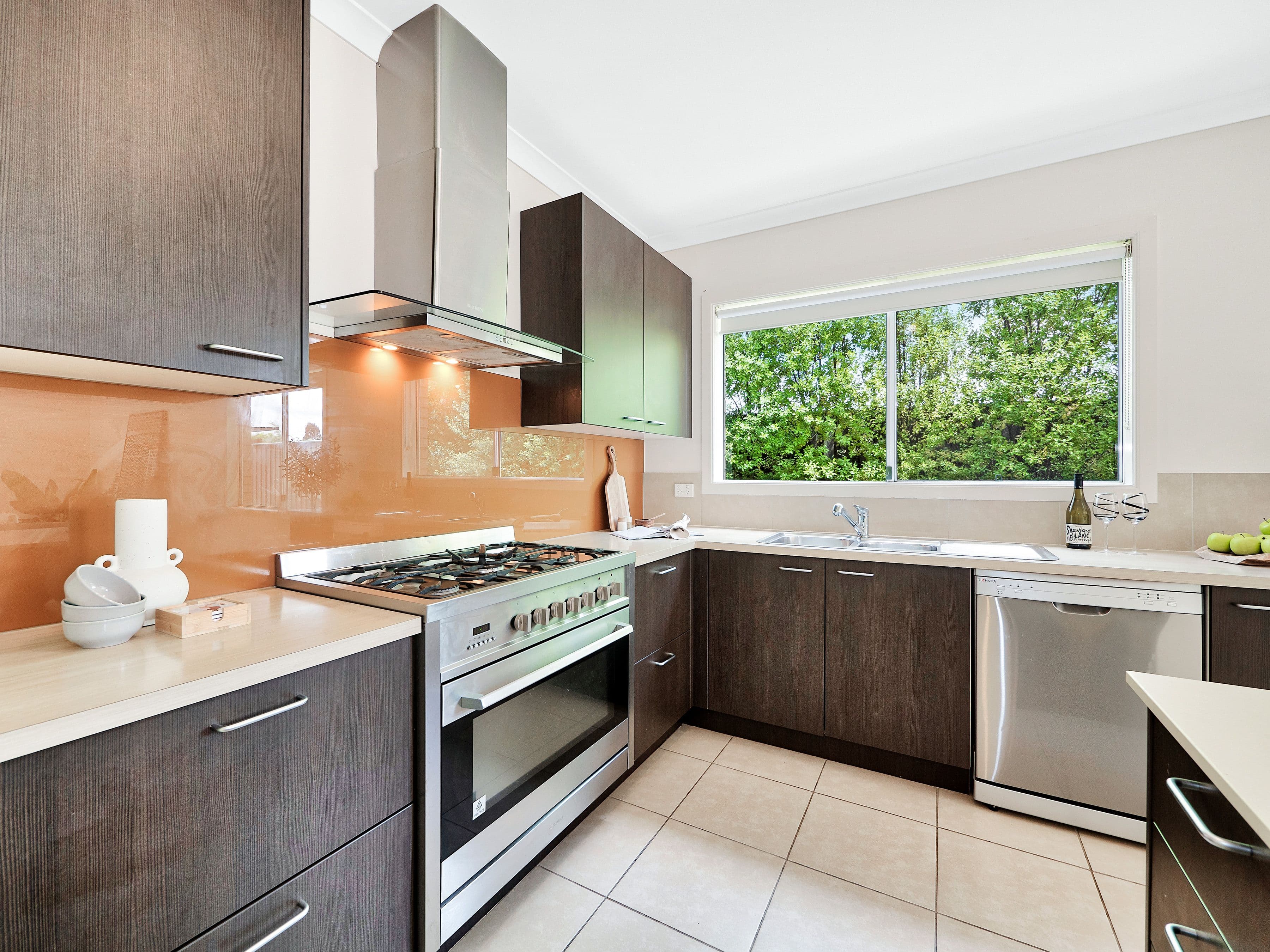 2 Buckthorn Drive, Cranbourne North VIC 3977, Cranbourne North - Thumbnail 2