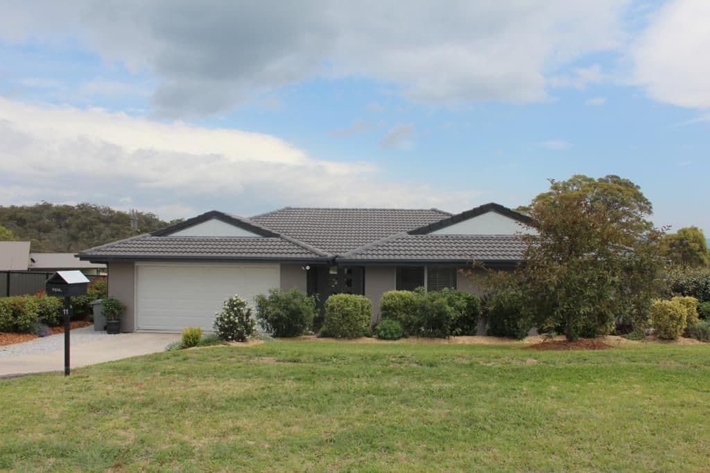 11 Parkes Drive, TENTERFIELD NSW 2372, Tenterfield - Image 1