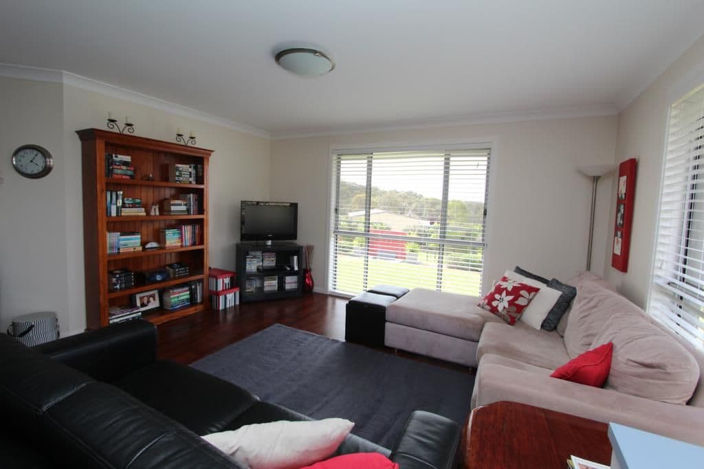 11 Parkes Drive, TENTERFIELD NSW 2372, Tenterfield - Thumbnail 4