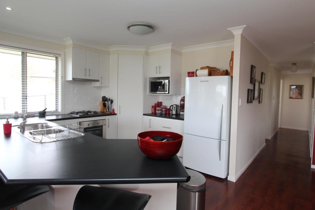 11 Parkes Drive, TENTERFIELD NSW 2372, Tenterfield - Thumbnail 5