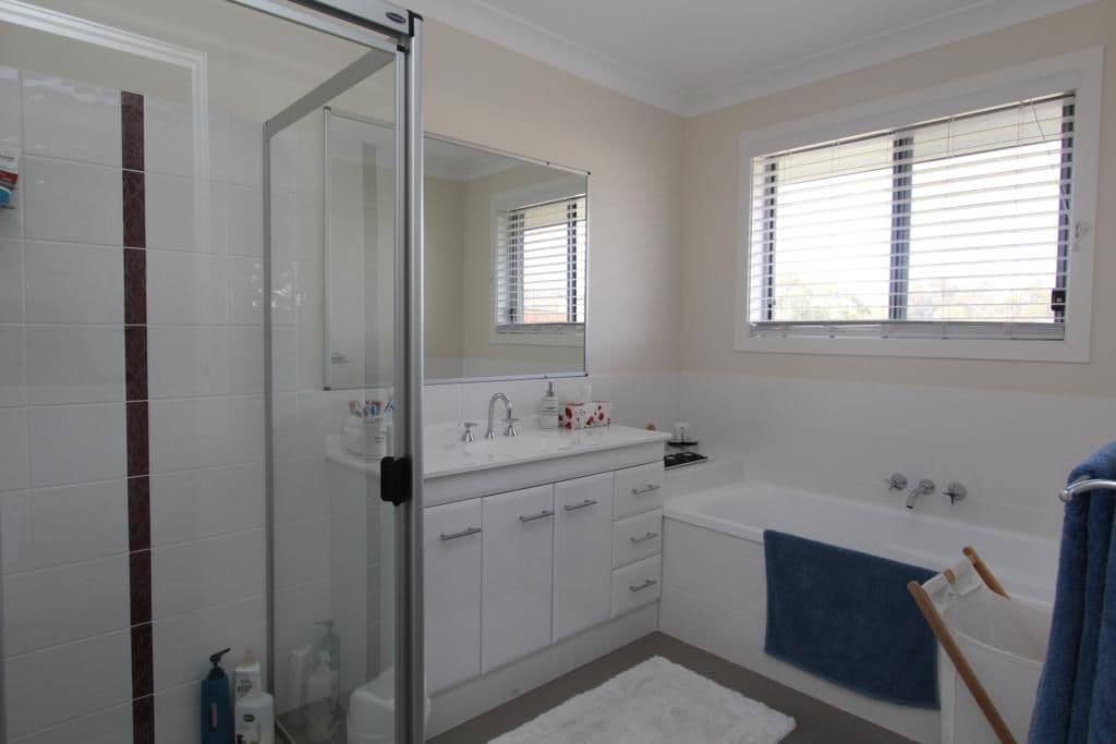 11 Parkes Drive, TENTERFIELD NSW 2372, Tenterfield - Thumbnail 7