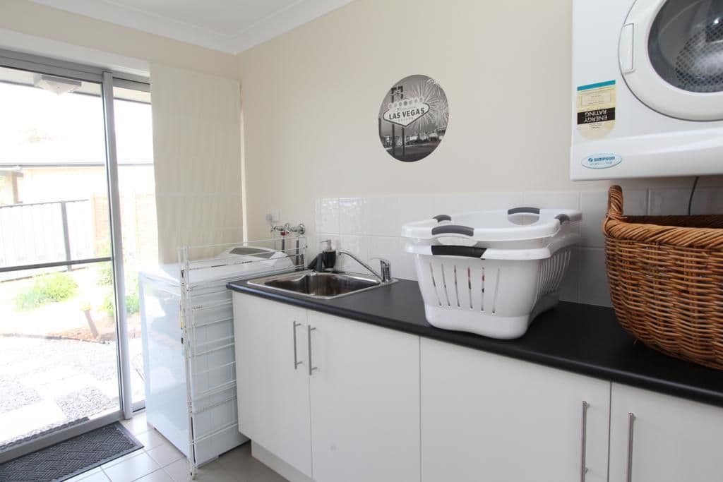 11 Parkes Drive, TENTERFIELD NSW 2372, Tenterfield - Thumbnail 8