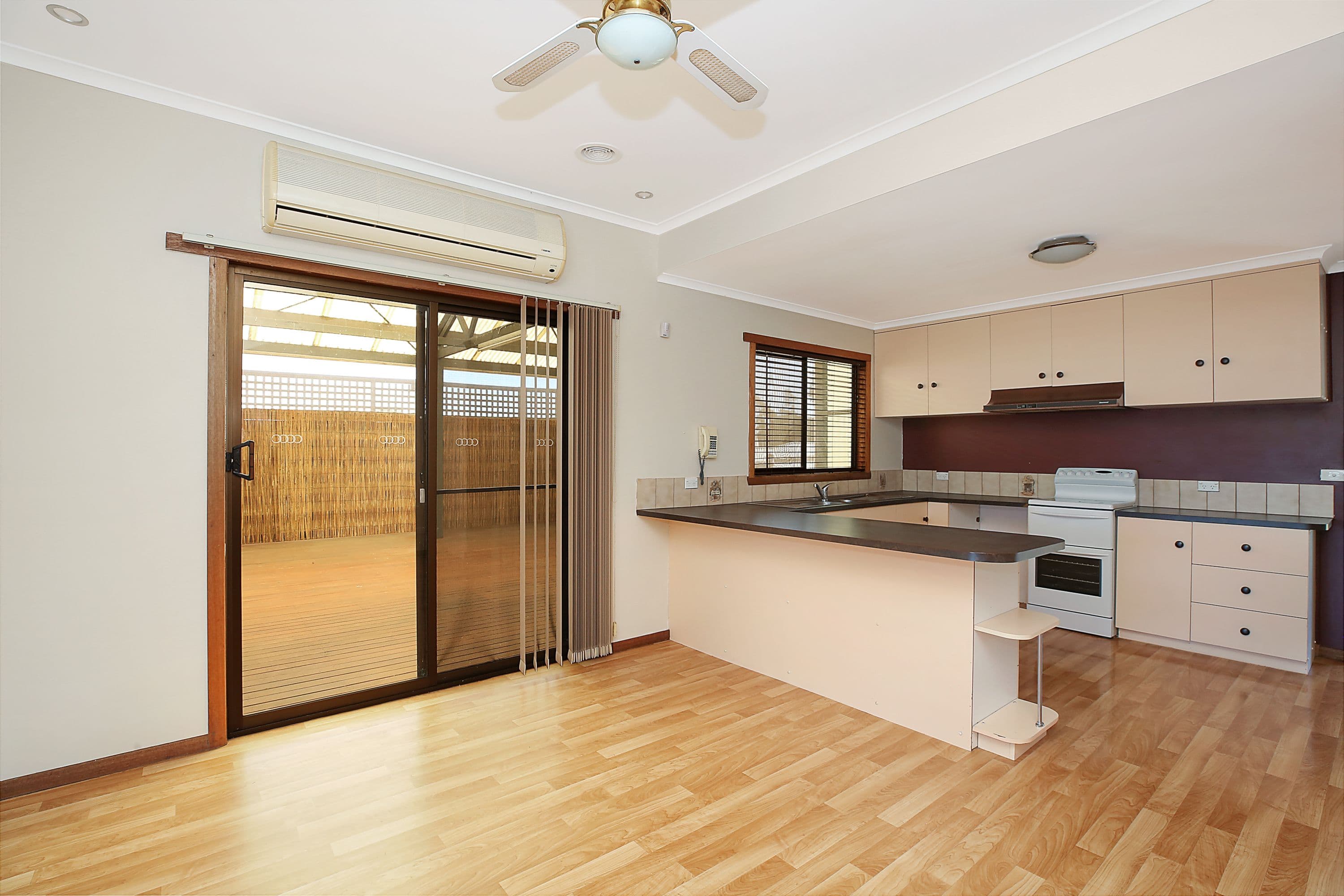 27 Dover Street, Cobden VIC 3266, Cobden - Thumbnail 4