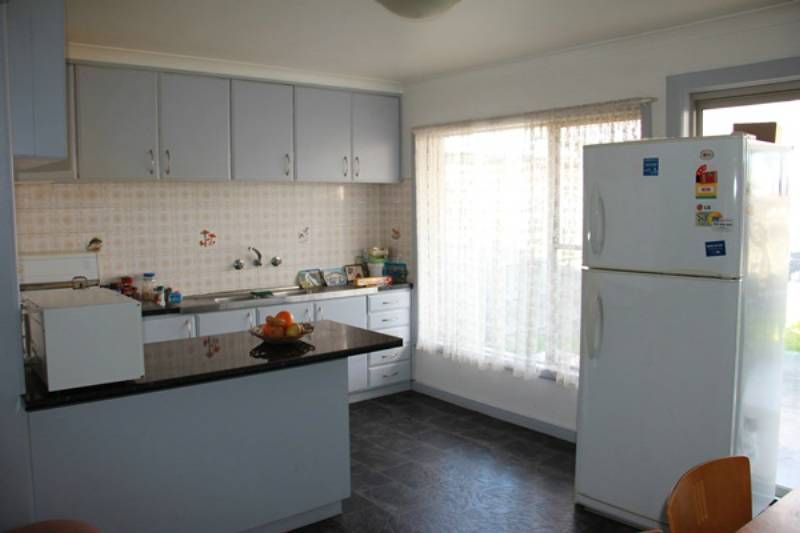 29 Kemp Avenue, THOMASTOWN VIC 3074, Thomastown - Thumbnail 2