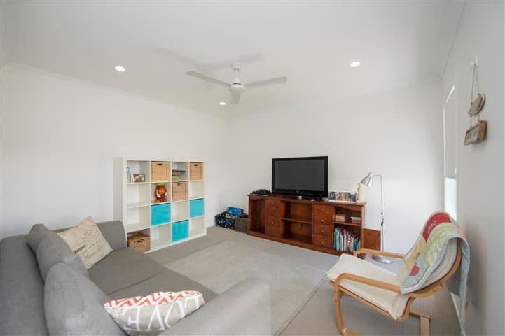 24 Redgum Drive, KIRKWOOD QLD 4680, Kirkwood - Thumbnail 4