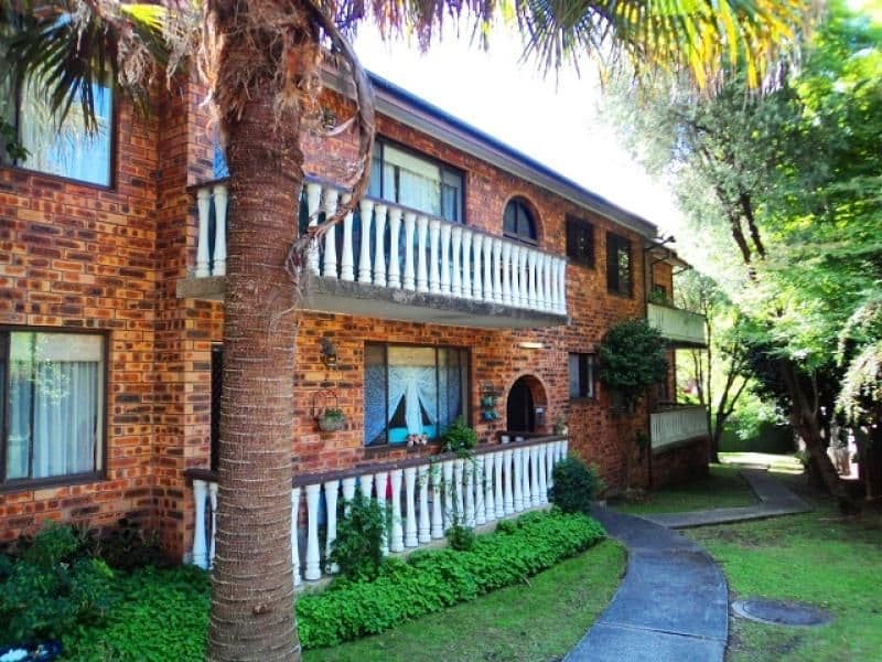 90 Rowland Avenue, WOLLONGONG NSW 2500, Wollongong - Image 1