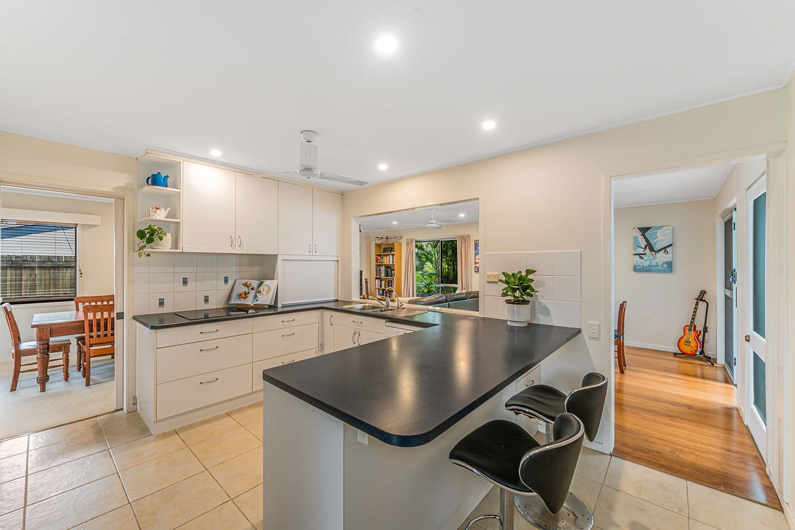 23 Rowena Street, Kenmore QLD 4069, Kenmore - Thumbnail 4