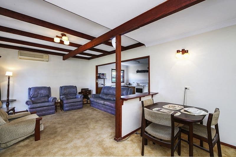 5 Lorraine Avenue, Berkeley Vale NSW 2261, Berkeley Vale - Thumbnail 3
