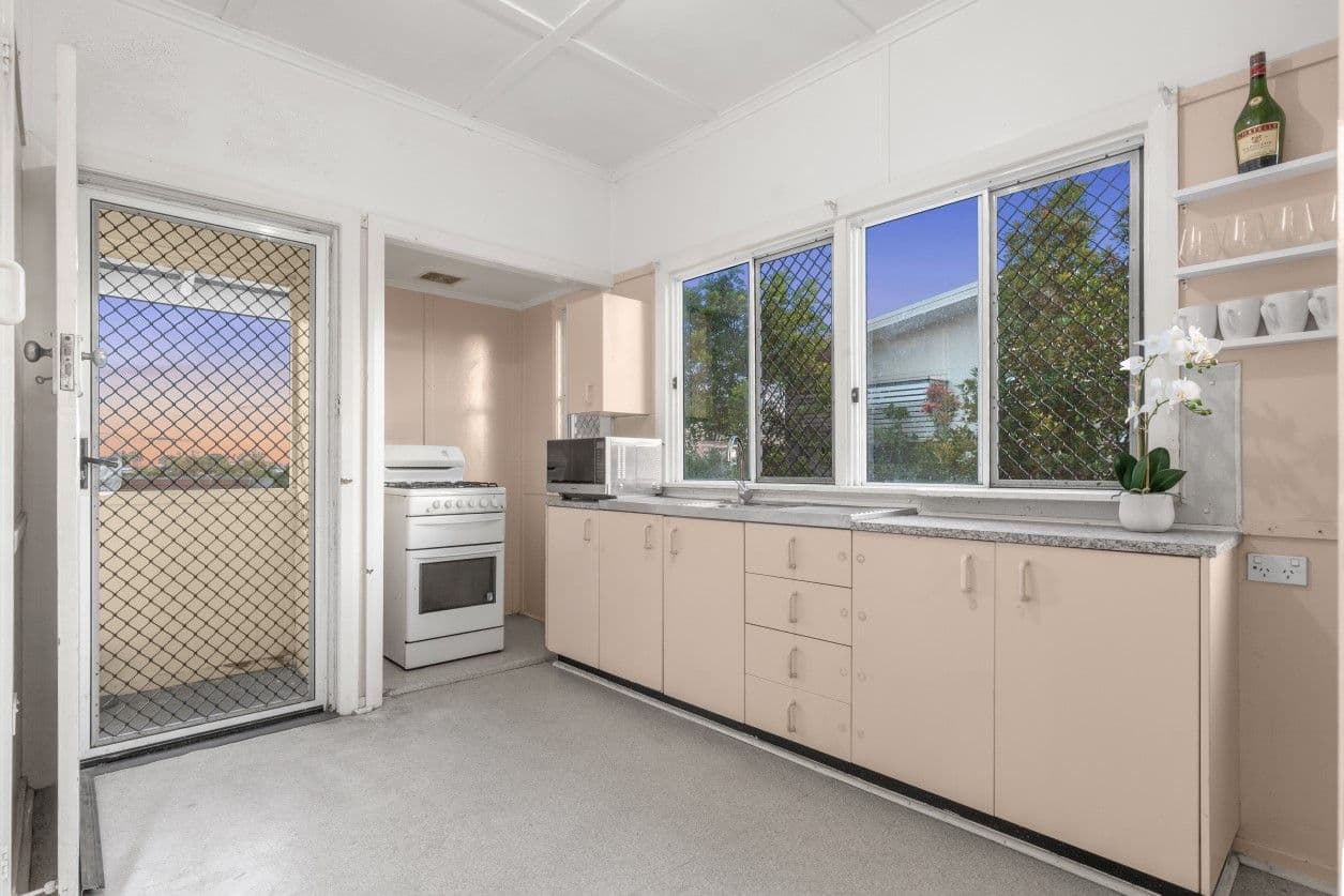 295 Webster Road, Stafford Heights QLD 4053, Stafford Heights - Thumbnail 5