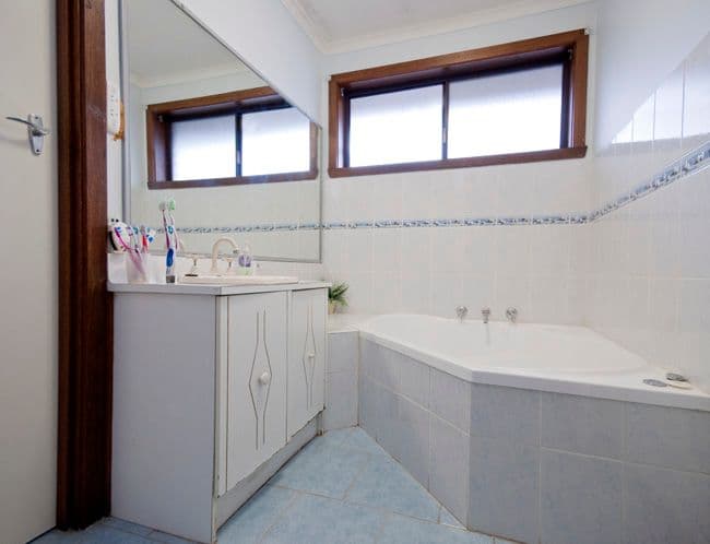 9 Johnson Drive, FERNTREE GULLY VIC 3156, Ferntree Gully - Thumbnail 5