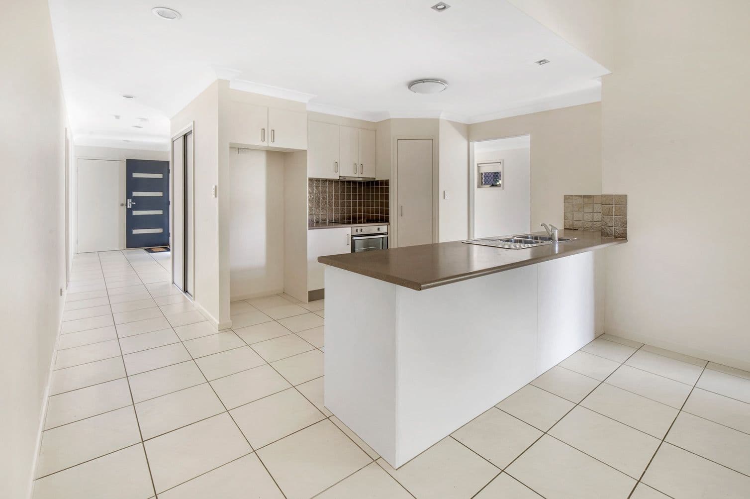 56 Codrington Circuit, Pacific Pines QLD 4211, Pacific Pines - Thumbnail 4