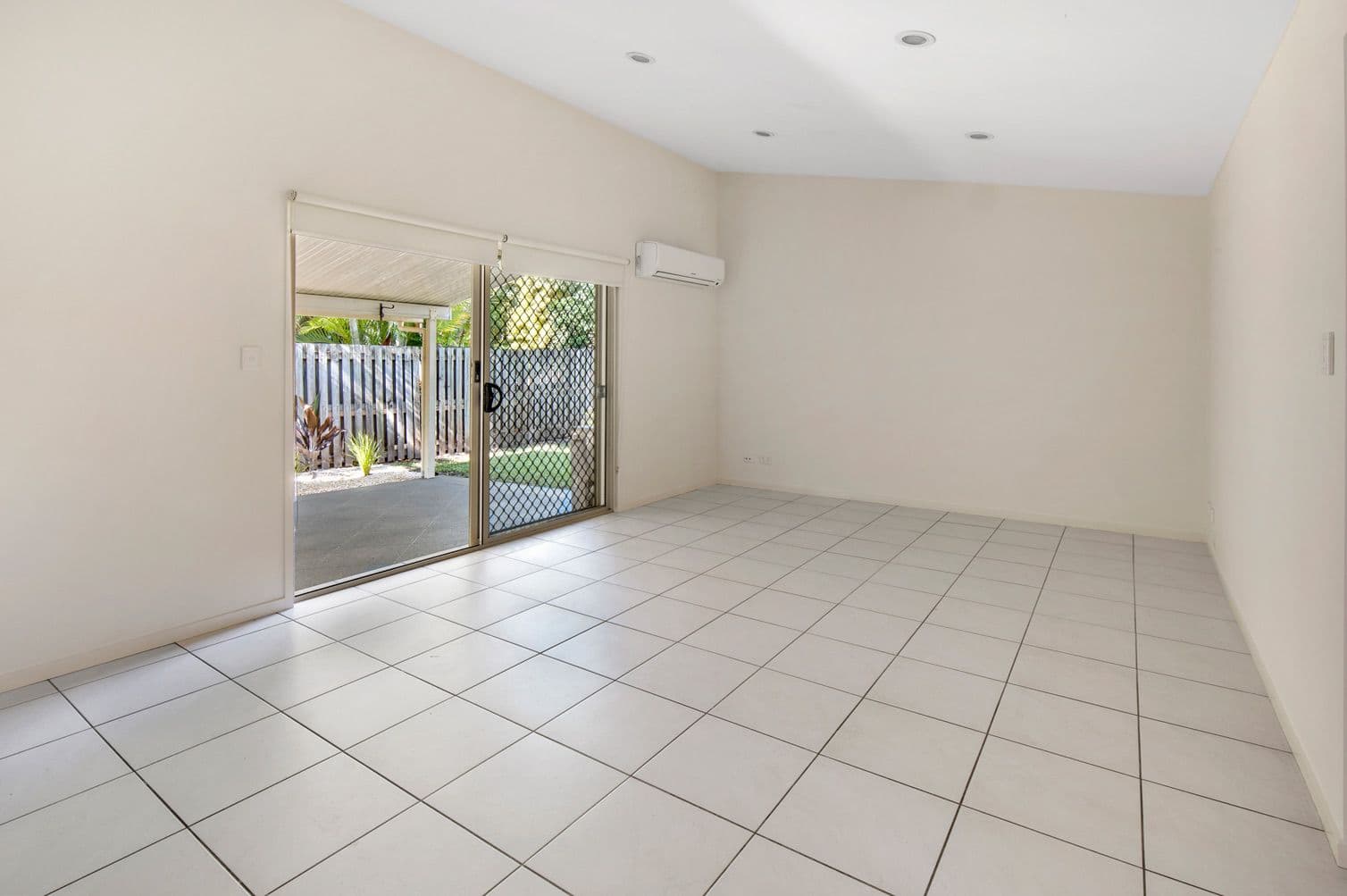56 Codrington Circuit, Pacific Pines QLD 4211, Pacific Pines - Thumbnail 5