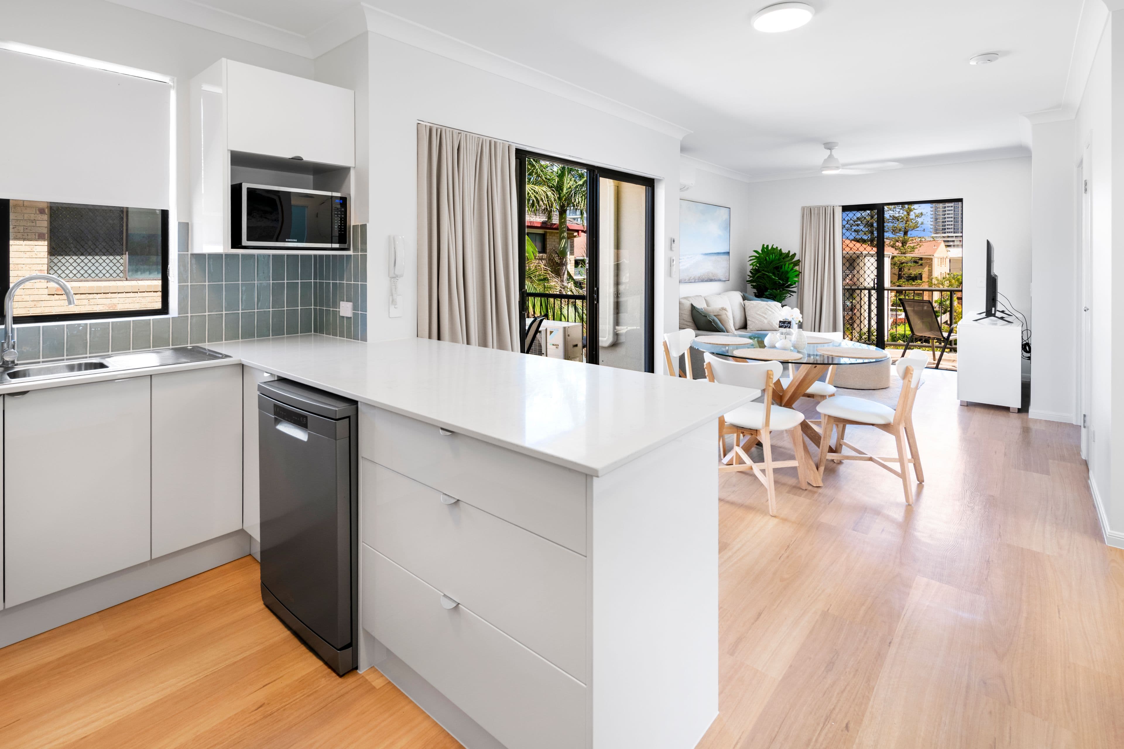 15 Britannia Avenue, Broadbeach QLD 4218, Broadbeach - Thumbnail 3