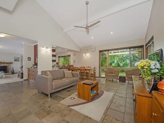 1 Kings Park Court, OXENFORD QLD 4210, Oxenford - Thumbnail 4