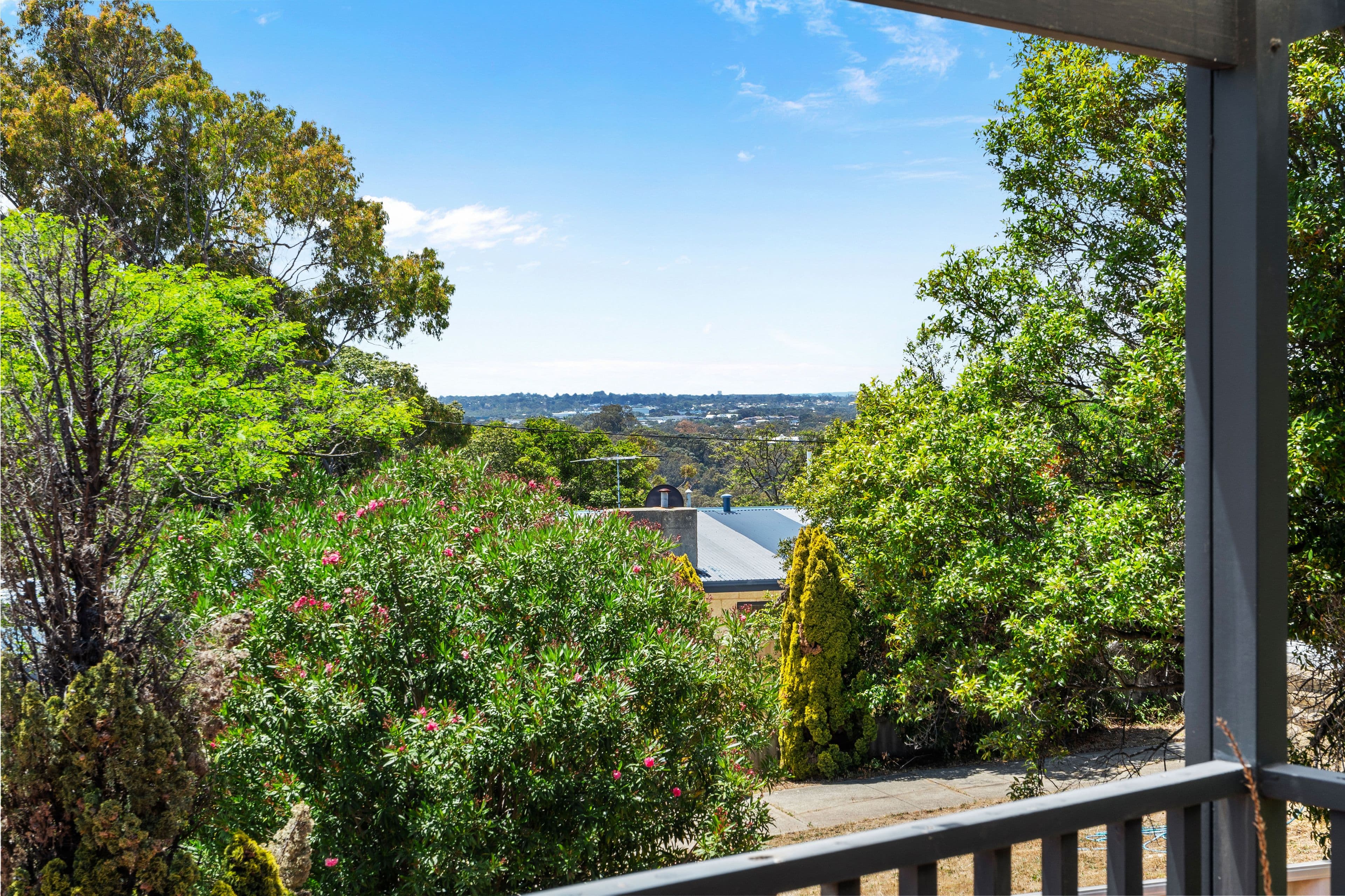 10 Hadley Place, Karrinyup WA 6018, Karrinyup - Thumbnail 5