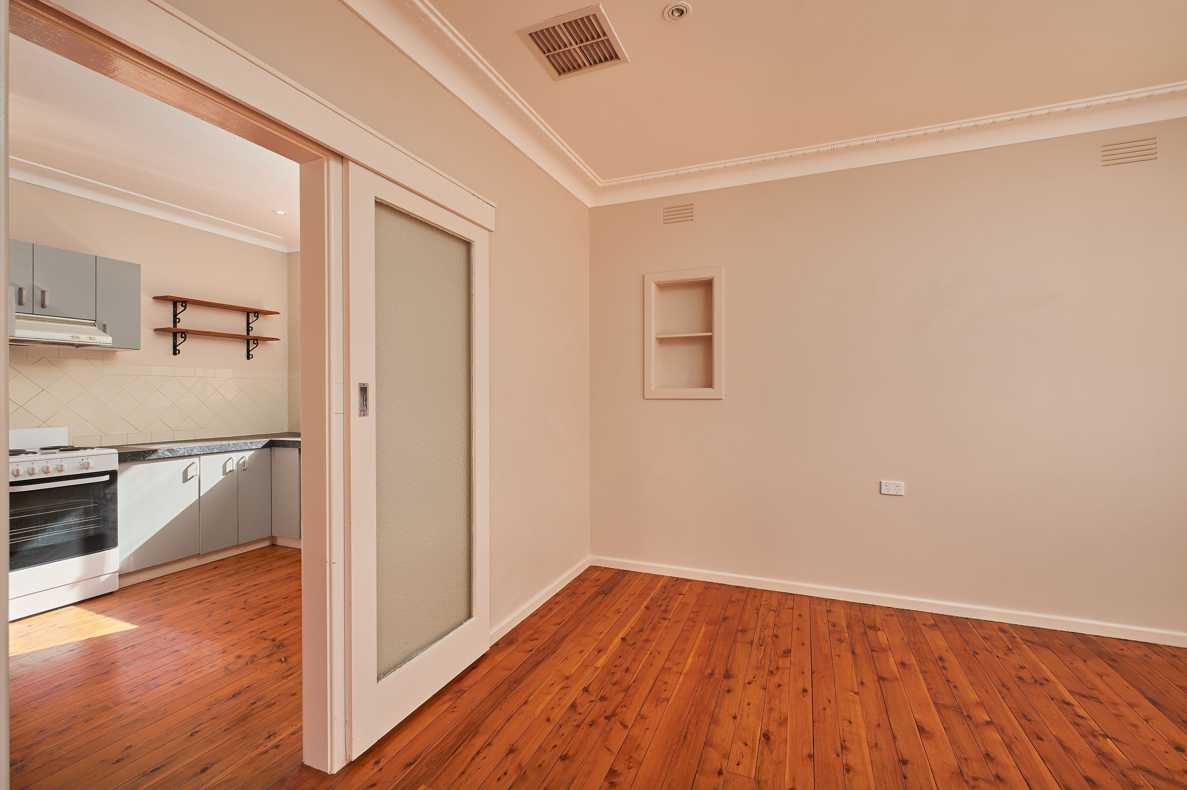 18 Boronia Street, Kooringal - Thumbnail 3