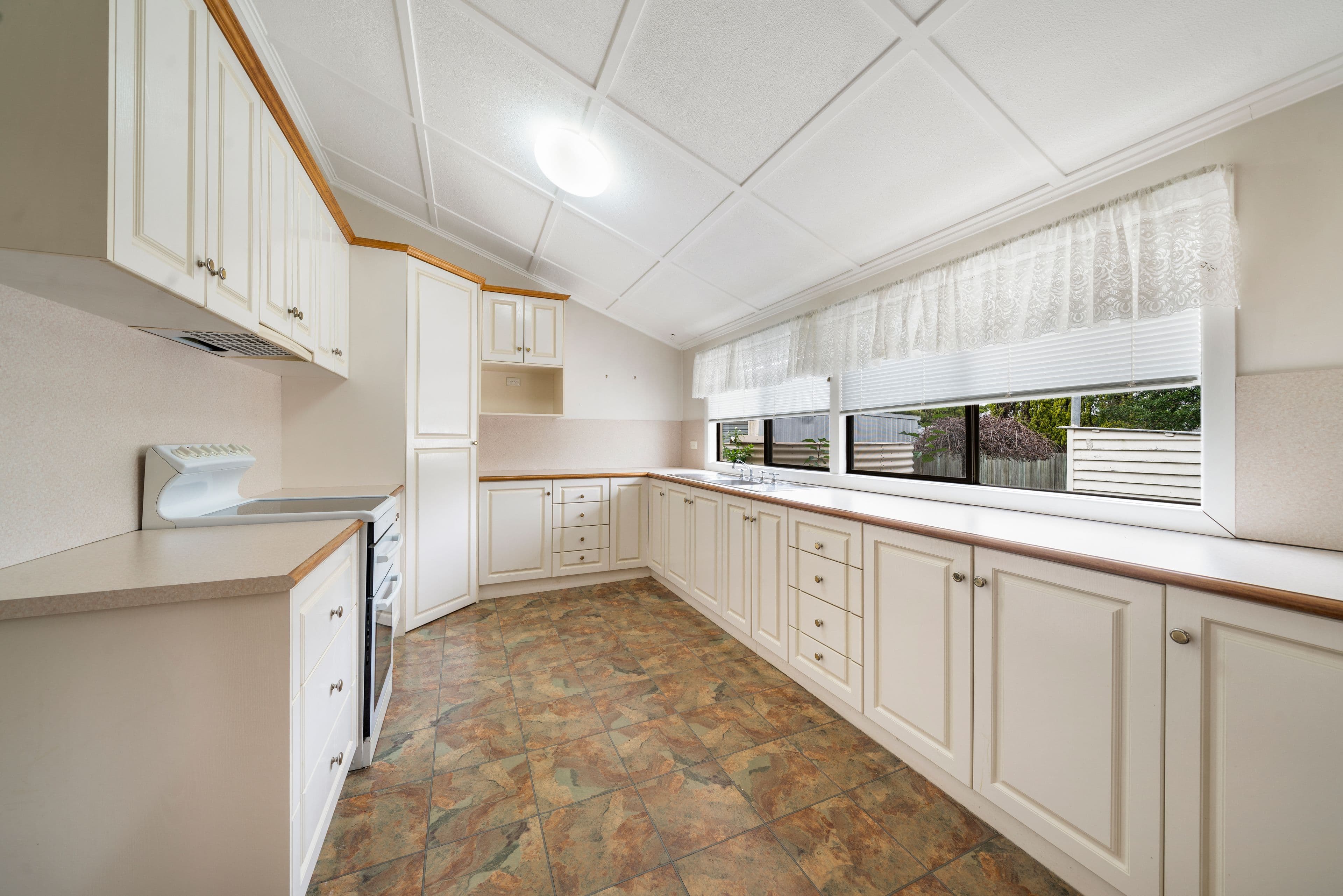 10 Chamberlain Street, North Toowoomba QLD 4350, North Toowoomba - Thumbnail 7