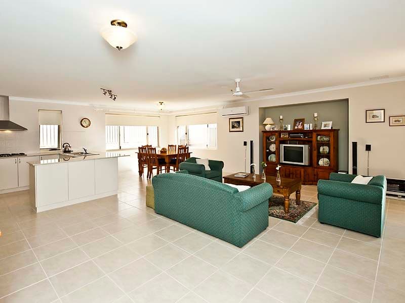 16 The Hawthorns, BALDIVIS WA 6171, Baldivis - Thumbnail 4