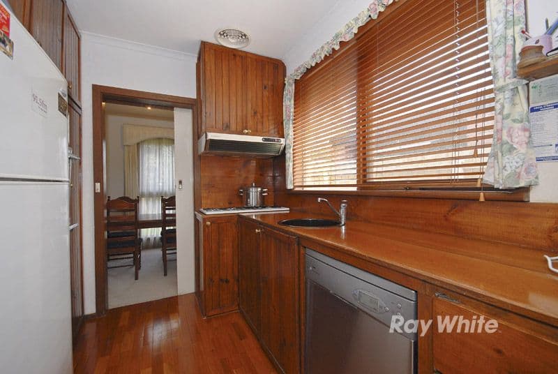 5 Saxon Avenue, WANTIRNA VIC 3152, Wantirna - Thumbnail 4