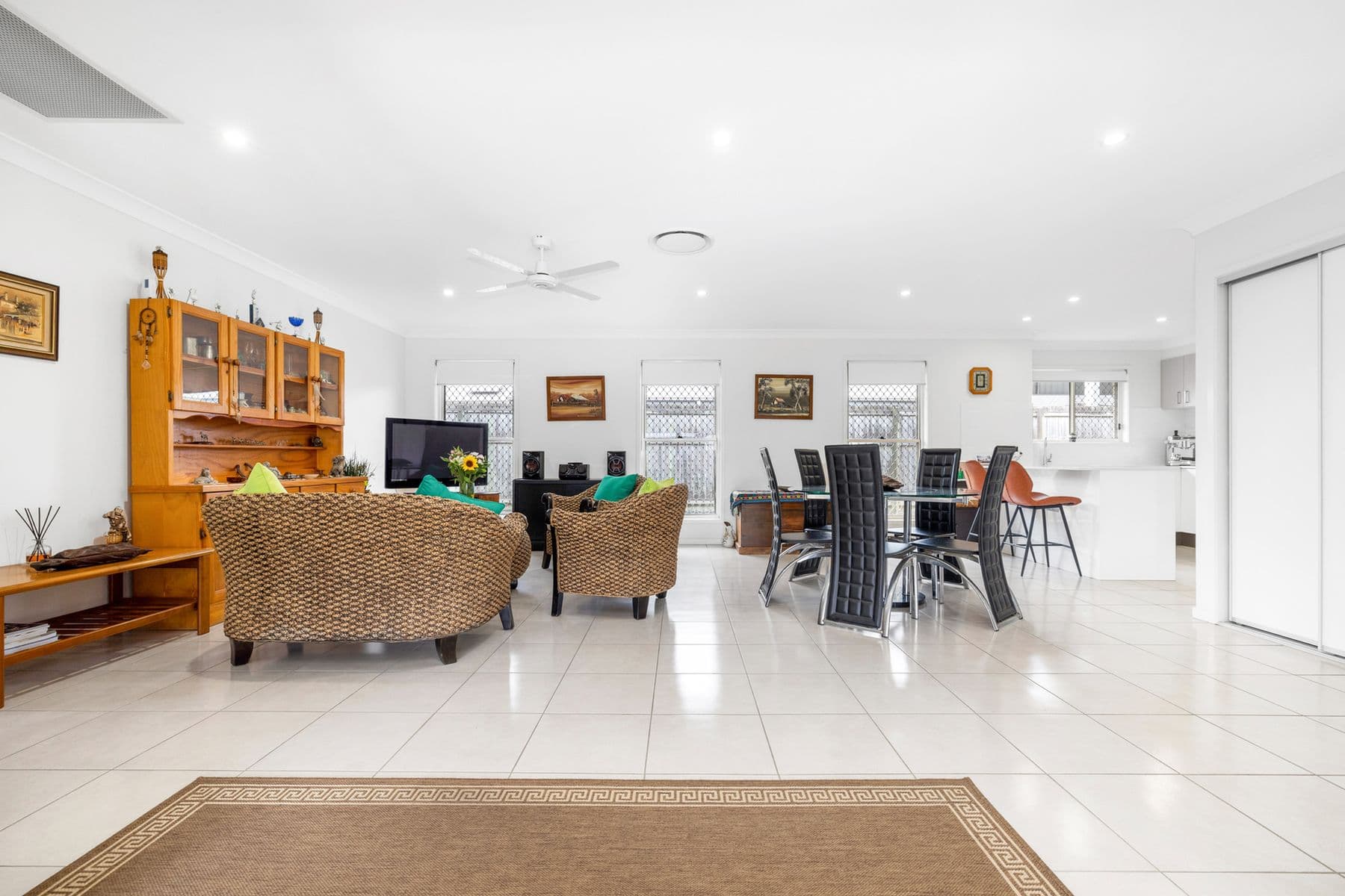 44 Stringybark Street, Regents Park QLD 4118, Regents Park - Thumbnail 7
