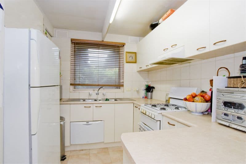 1  Albany Crescent, ASPENDALE VIC 3195, Aspendale - Thumbnail 6