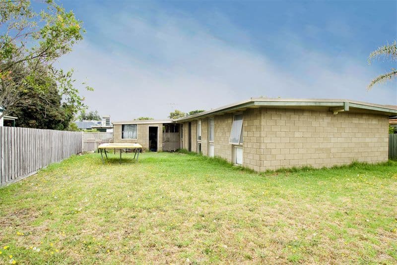 1  Albany Crescent, ASPENDALE VIC 3195, Aspendale - Thumbnail 7