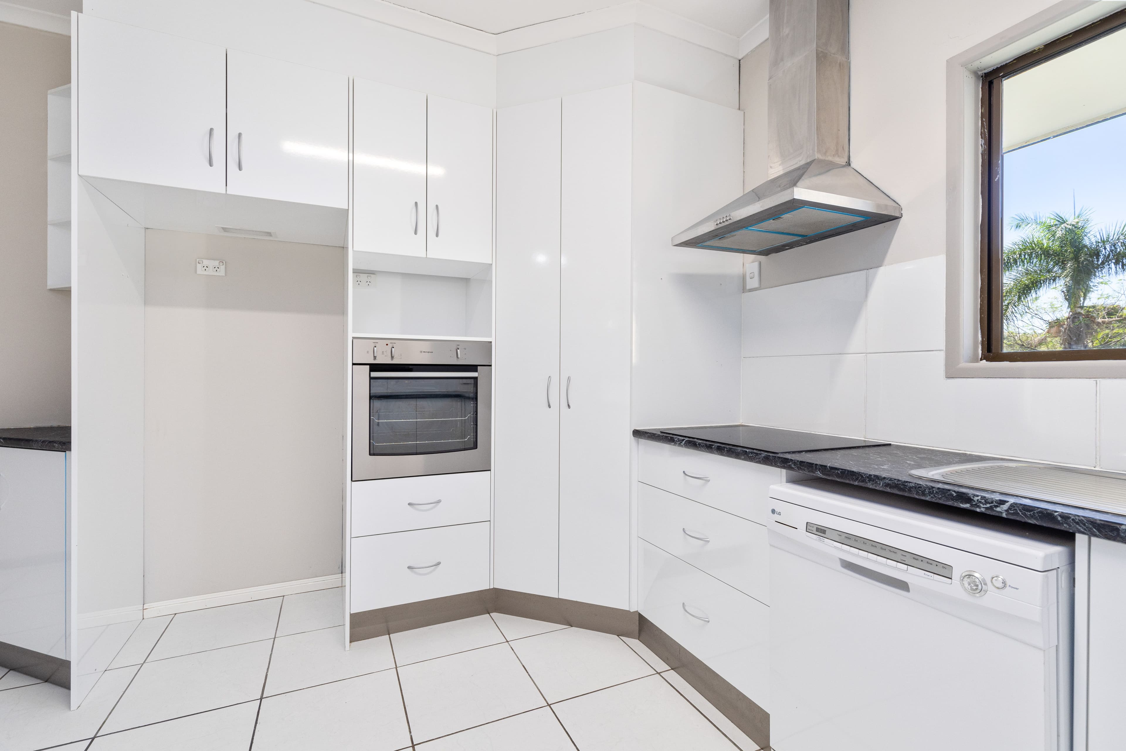 7 Dawn Crescent, Emerald QLD 4720, Emerald - Thumbnail 8