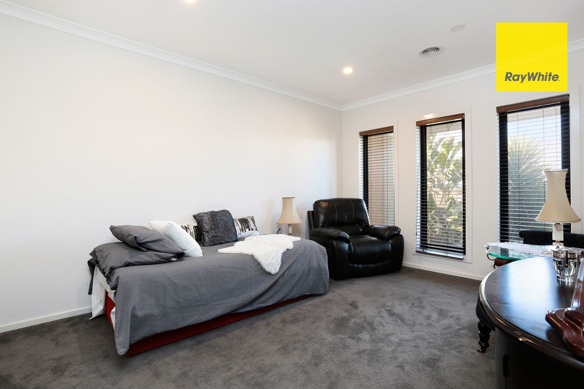 19 Sundowner Place, Sanctuary Lakes VIC 3030, Sanctuary Lakes - Thumbnail 7