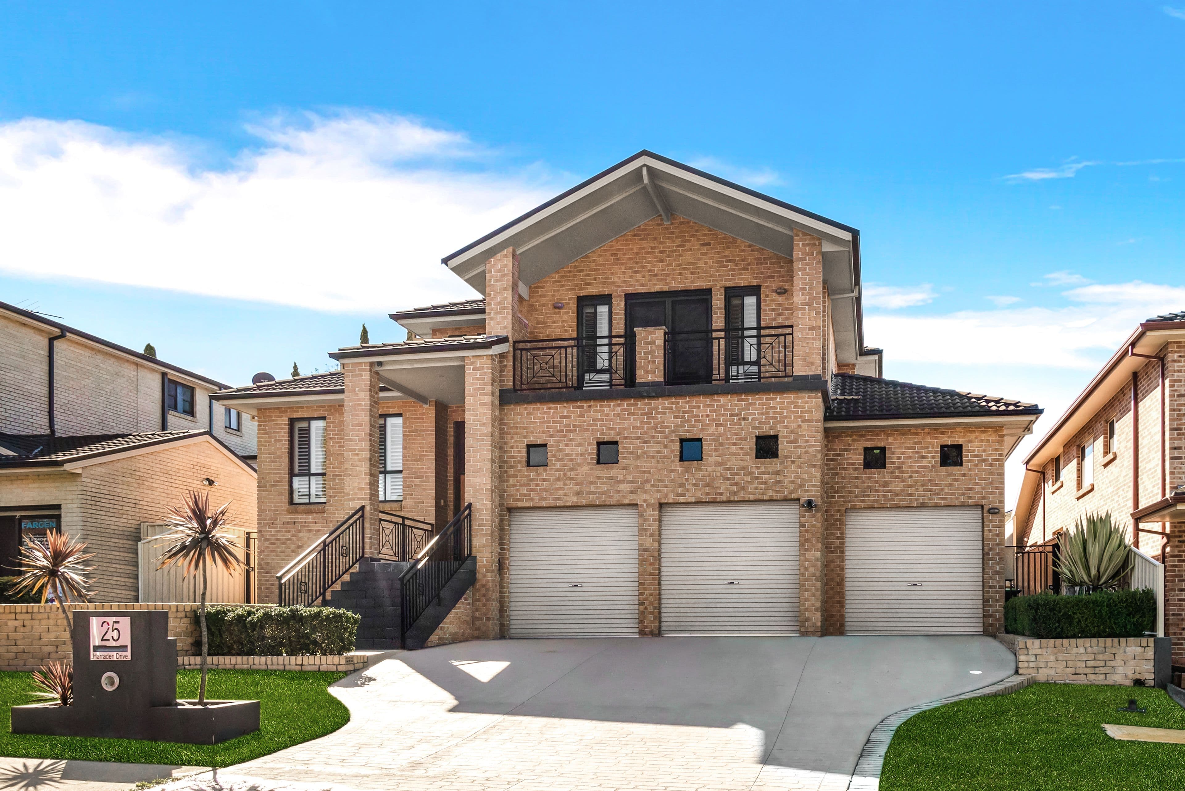 25 Harraden Drive, West Hoxton NSW 2171, West Hoxton - Thumbnail 2