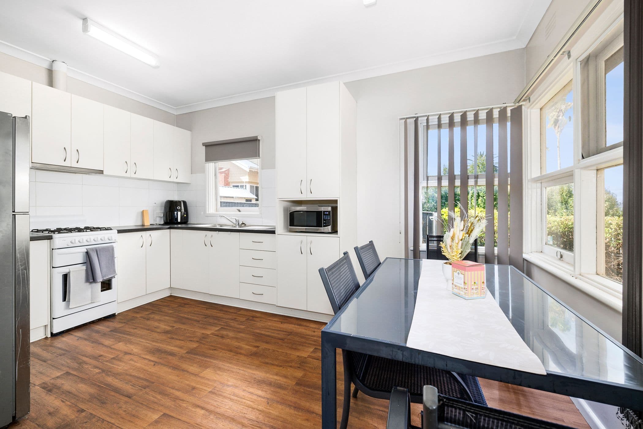 18 Barkly Street West, Ararat VIC 3377, Ararat - Thumbnail 2