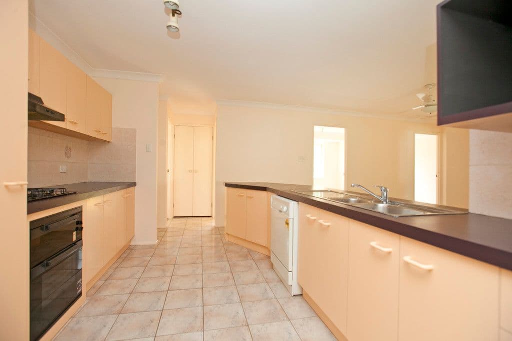 10 Jade Court, ALEXANDRA HILLS QLD 4161, Alexandra Hills - Thumbnail 3