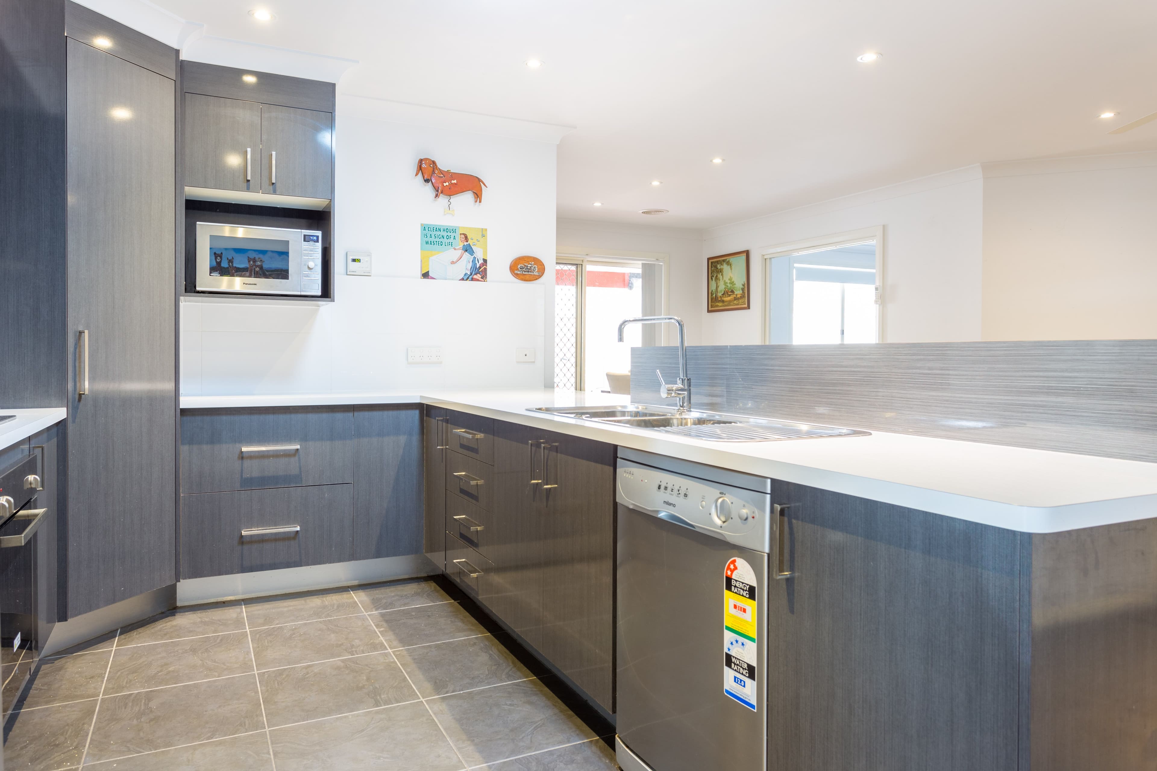 82 William Maker Drive, Orange - Thumbnail 2