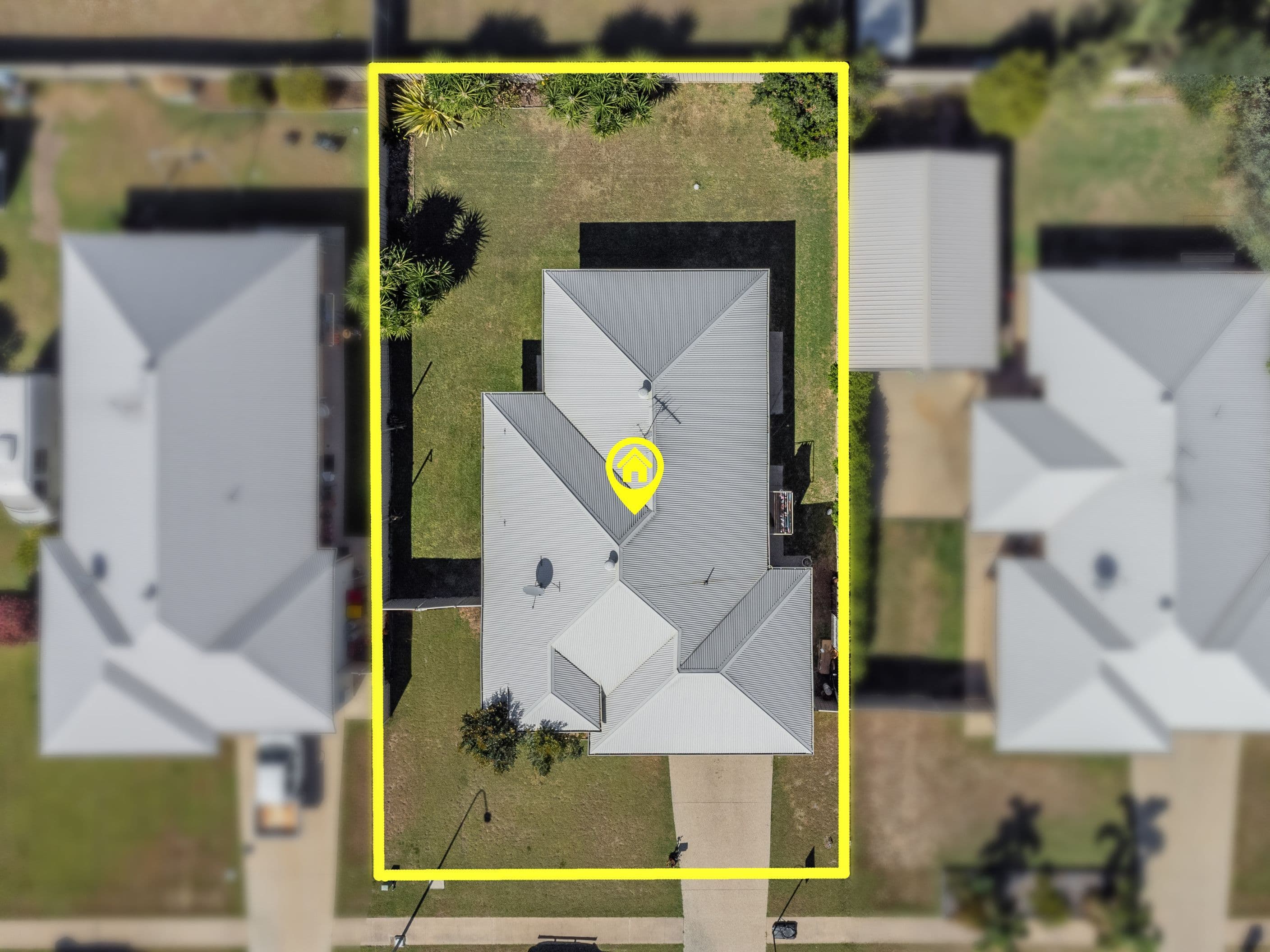 8 Whitney Street, Emerald QLD 4720, Emerald - Thumbnail 3