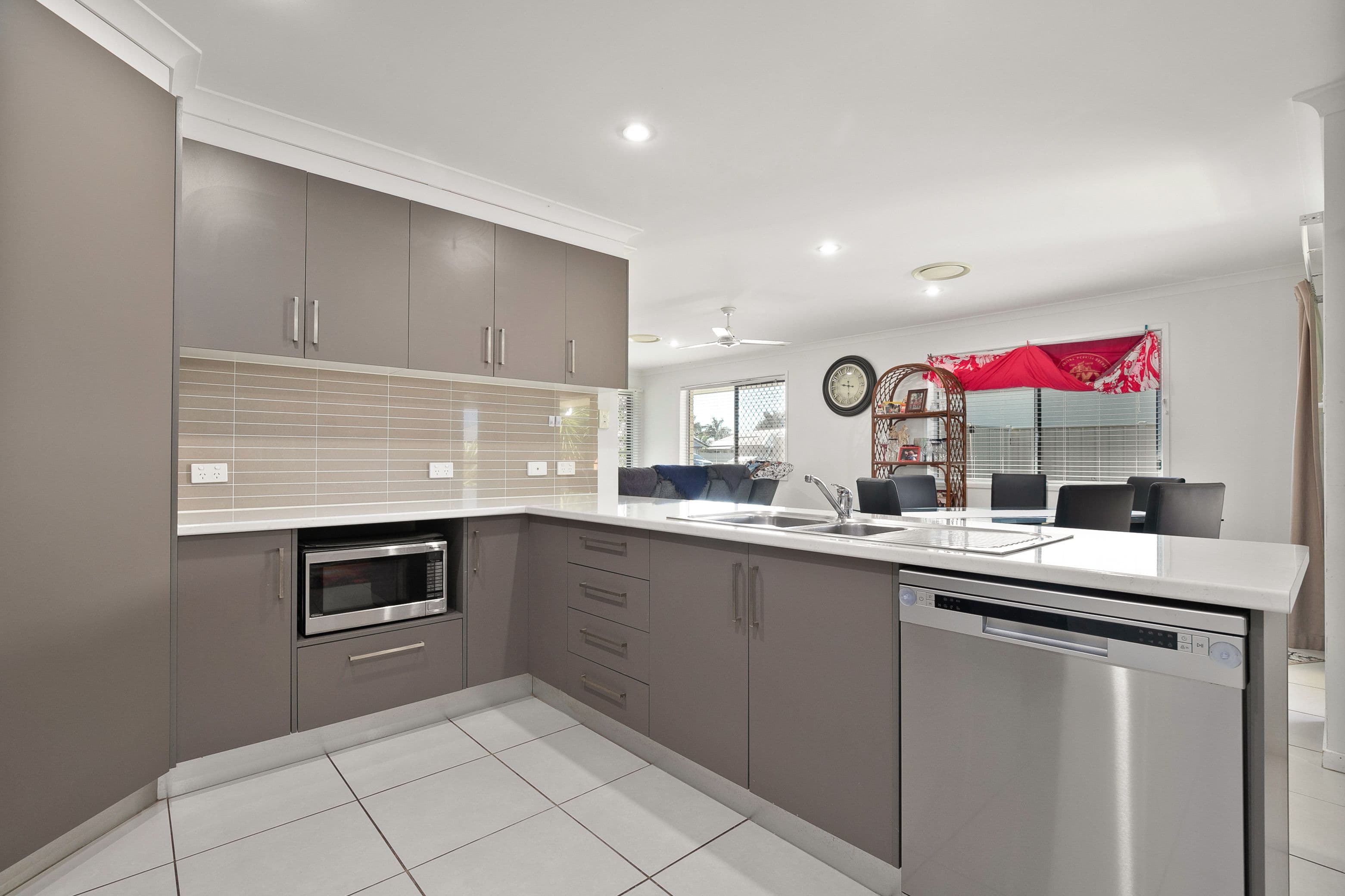 8 Whitney Street, Emerald QLD 4720, Emerald - Thumbnail 6