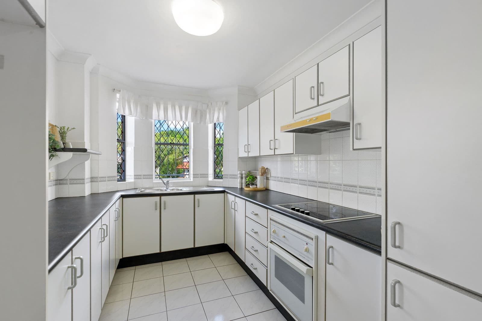 102 Pembroke Road, Coorparoo QLD 4151, Coorparoo - Thumbnail 3
