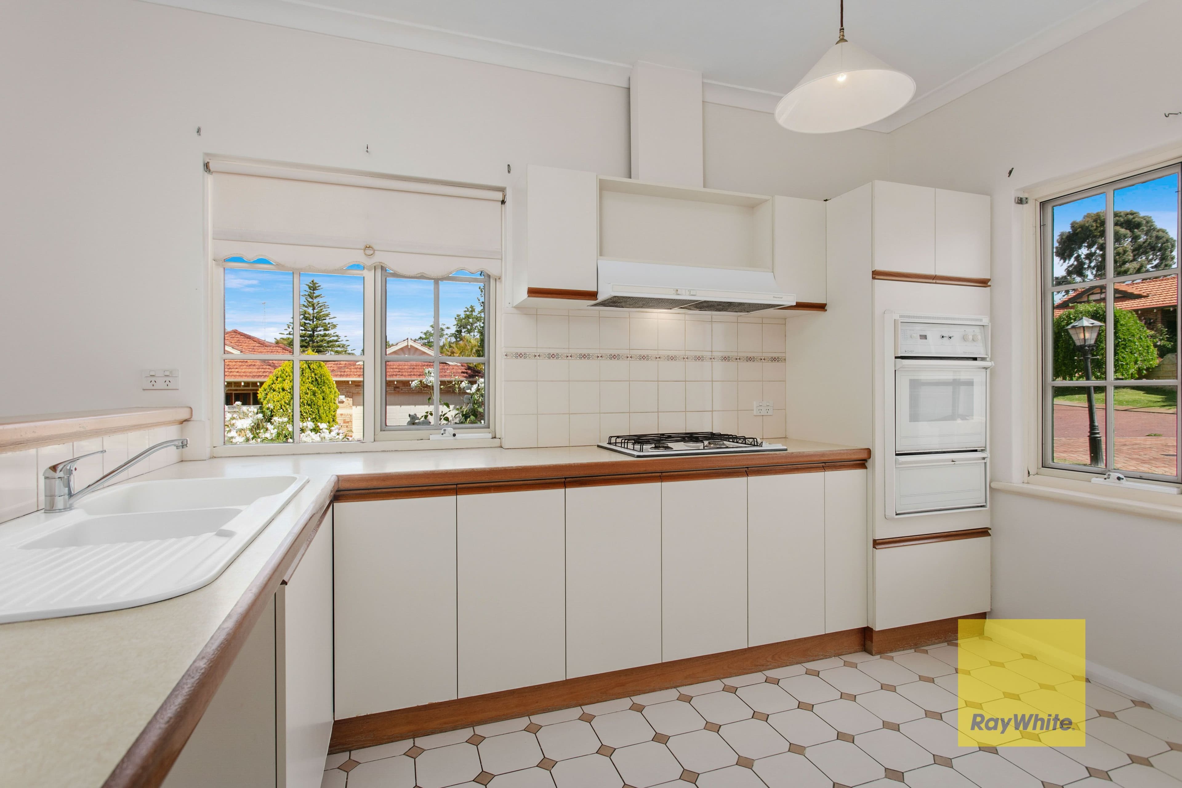 1 Earls Court, Mount Claremont WA 6010, Mount Claremont - Thumbnail 4