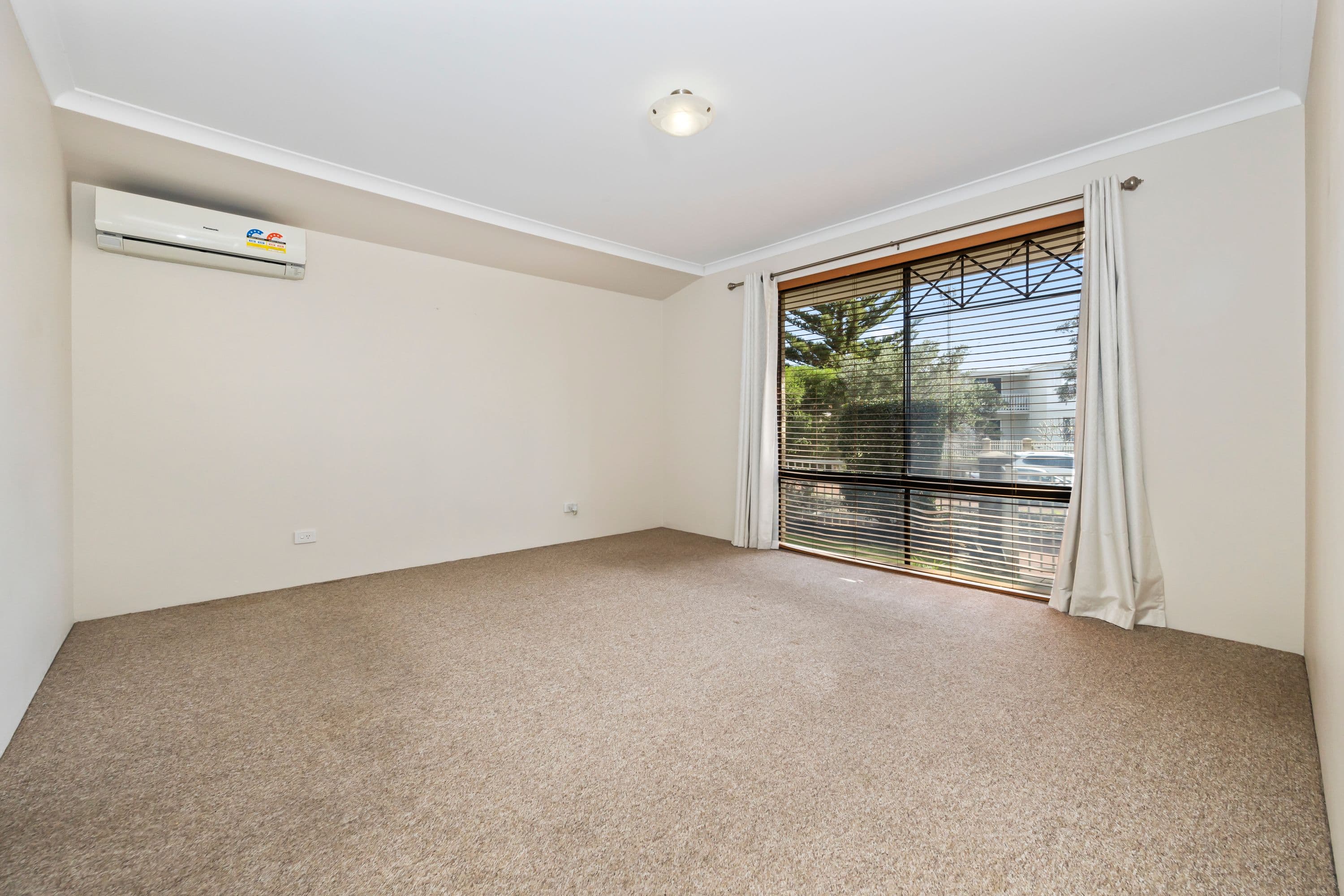 28 Grand Bank Parkway, Mindarie WA 6030, Mindarie - Thumbnail 5