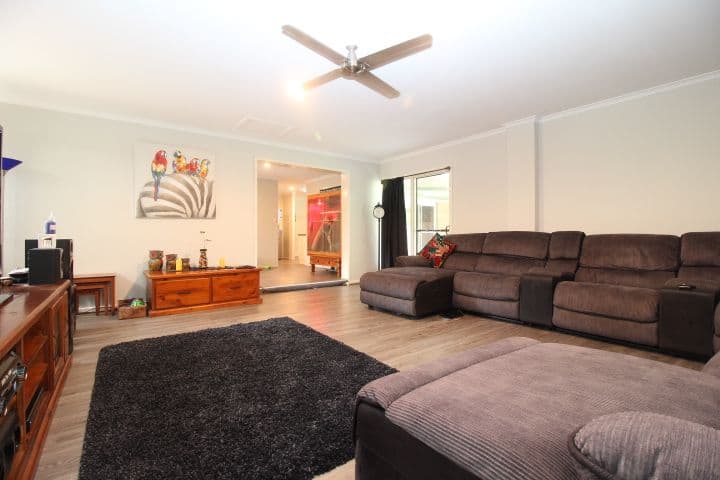 15 Batavia Court, Emerald QLD 4720, Emerald - Thumbnail 3