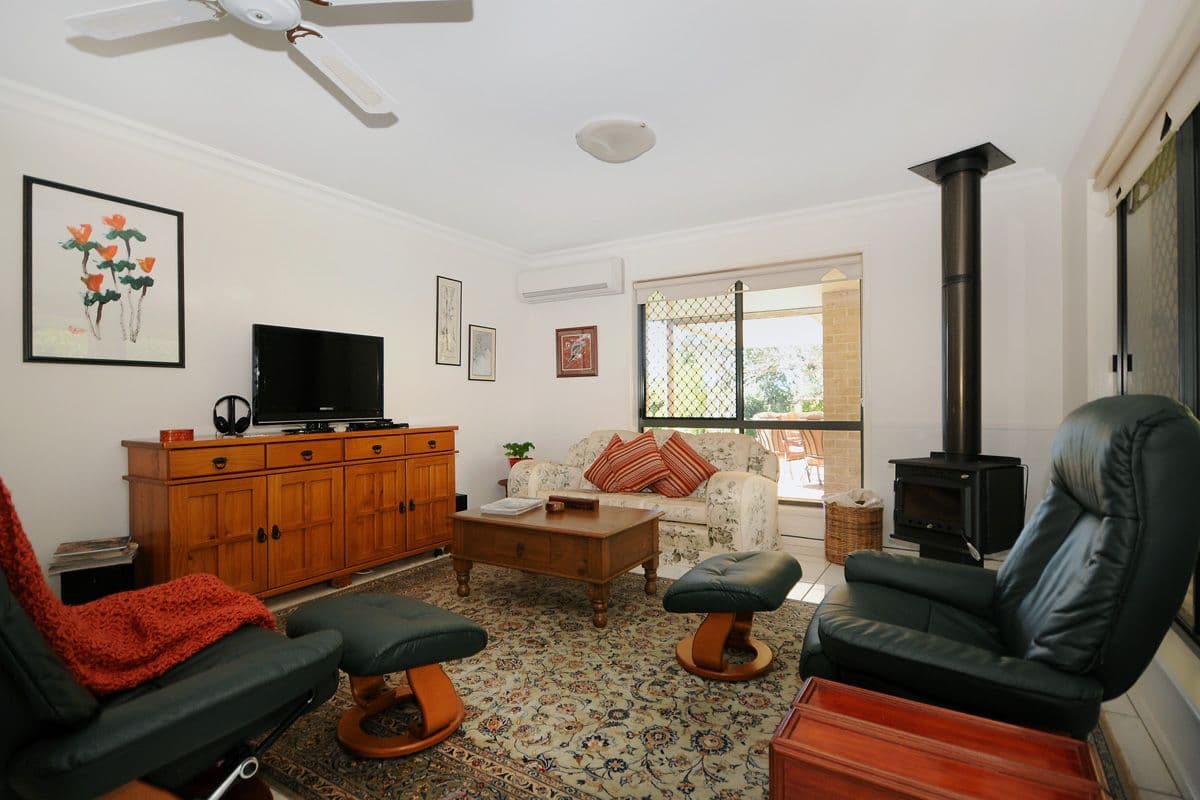 16 Holly Avenue, HIGHFIELDS QLD 4352, Highfields - Thumbnail 6