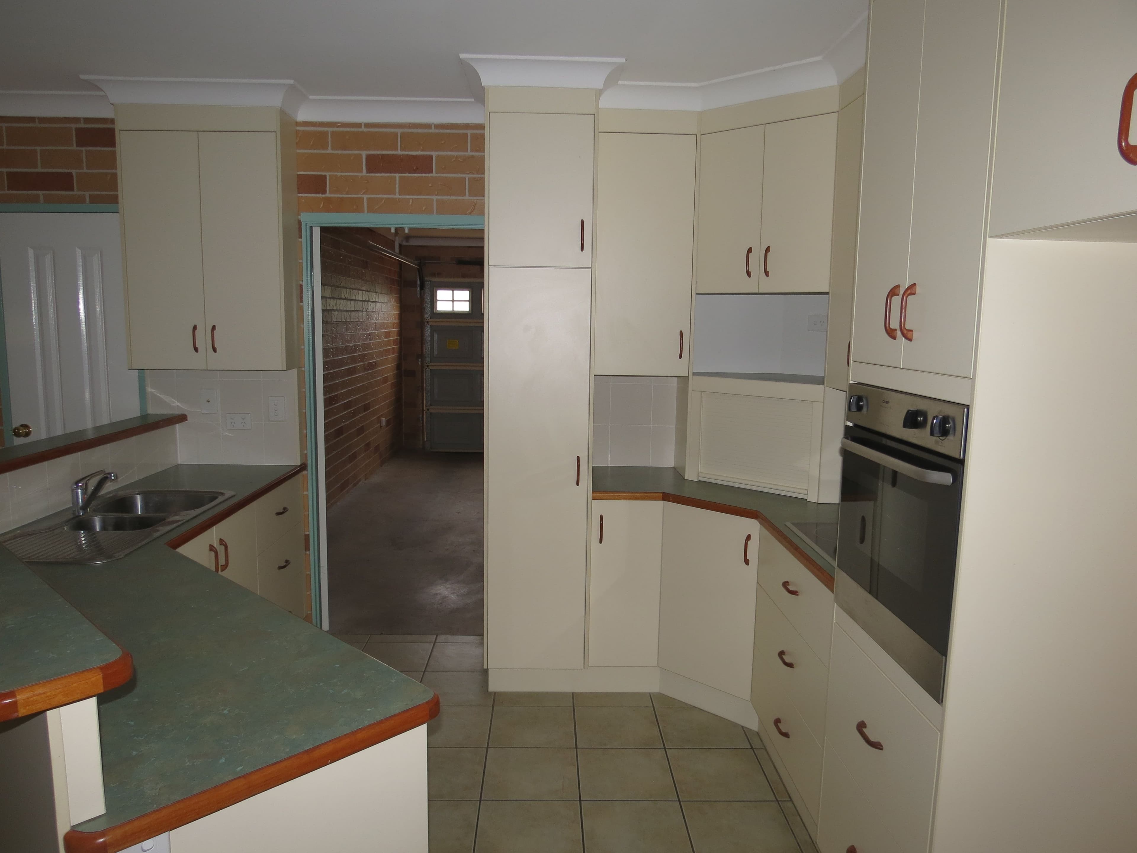 Unit 1 54 Kidd Street, Emerald QLD 4720, Emerald - Thumbnail 2