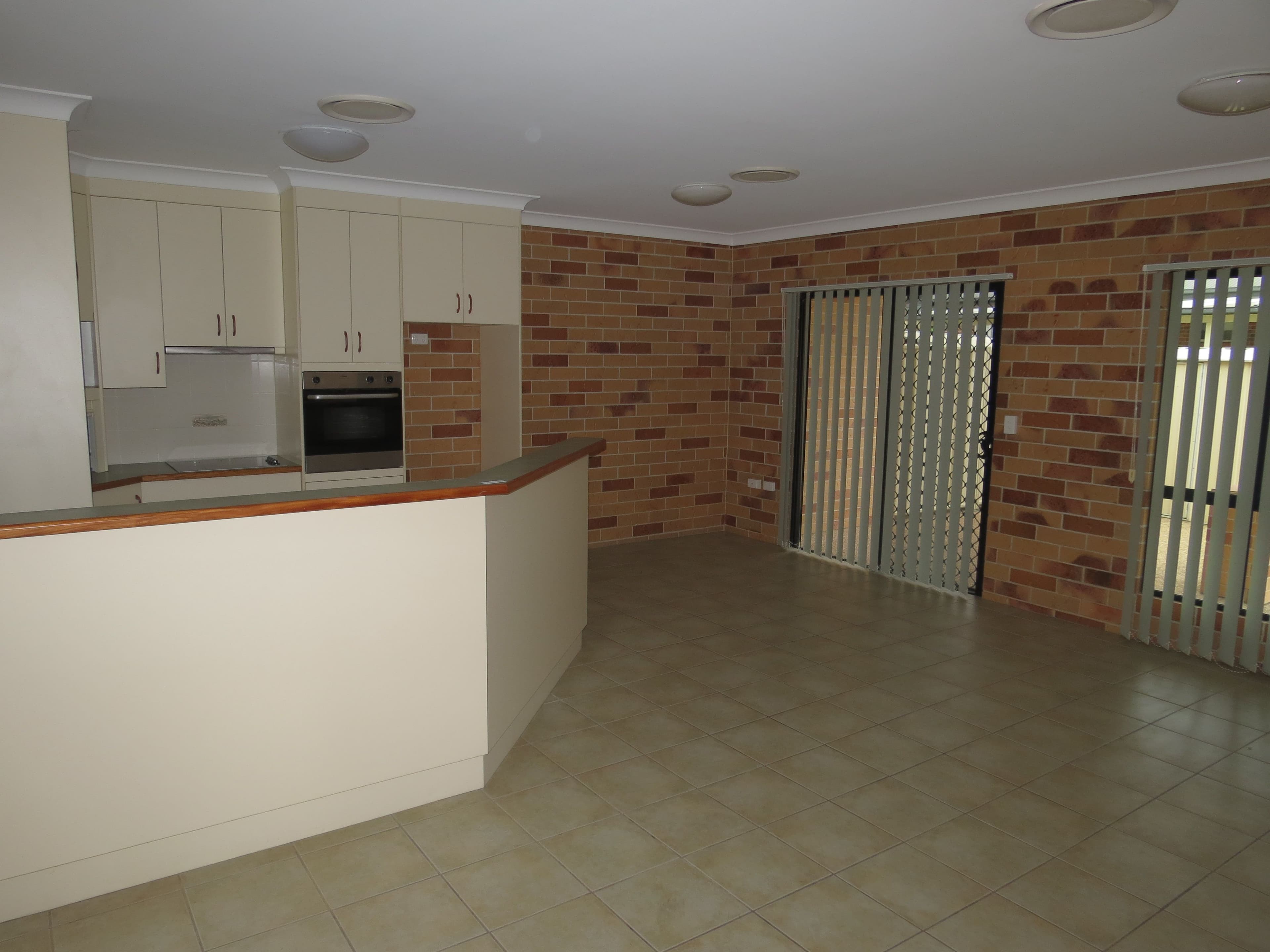 Unit 1 54 Kidd Street, Emerald QLD 4720, Emerald - Thumbnail 4