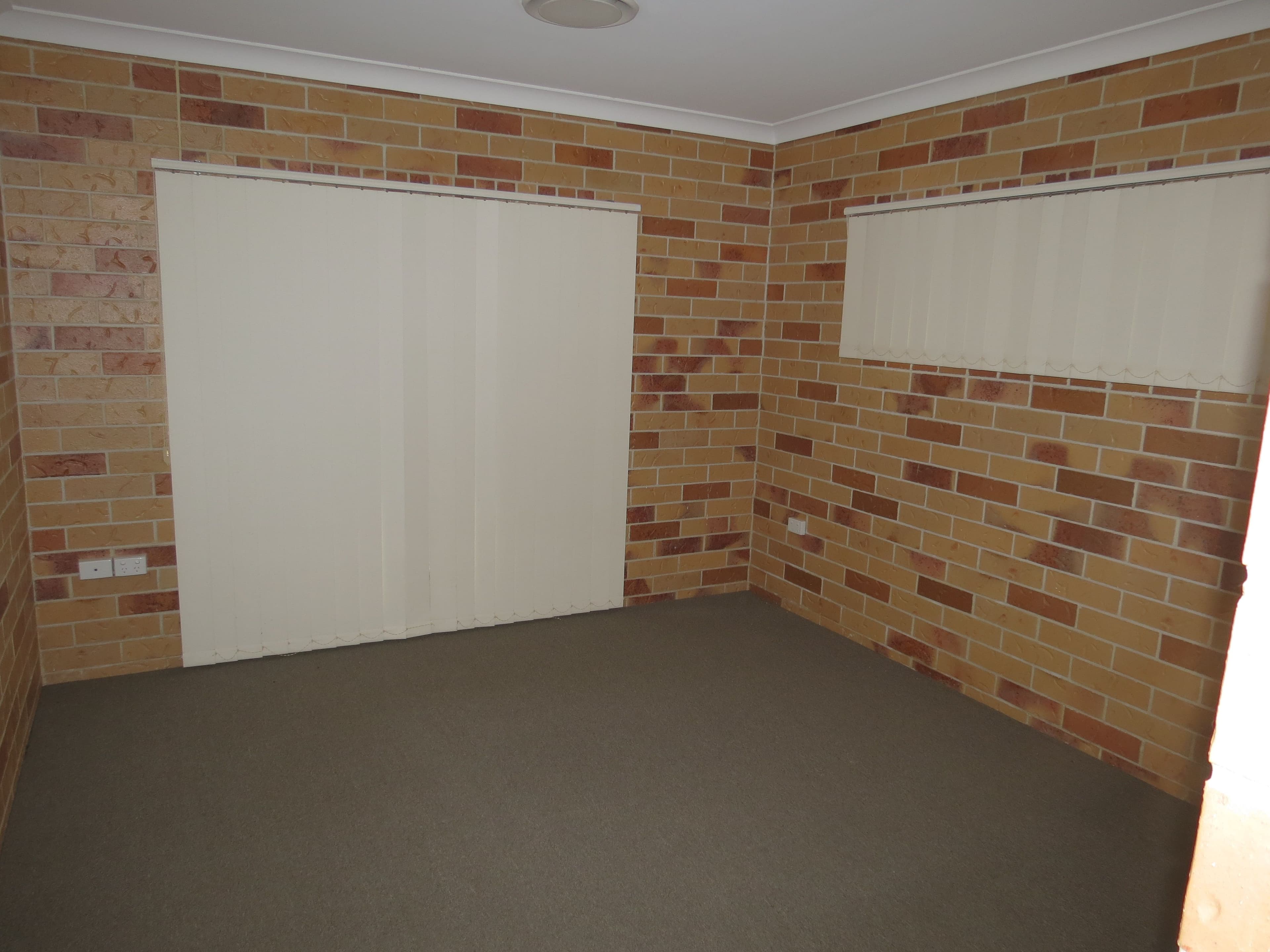 Unit 1 54 Kidd Street, Emerald QLD 4720, Emerald - Thumbnail 6