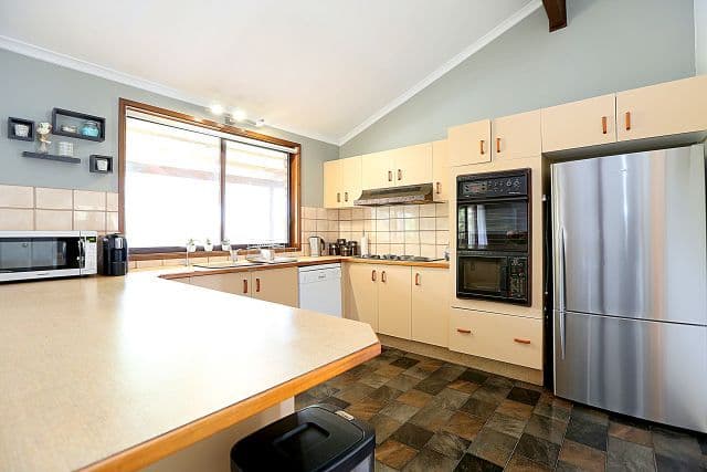 242A Henry Lawson Drive, Georges Hall NSW 2198, Georges Hall - Thumbnail 5