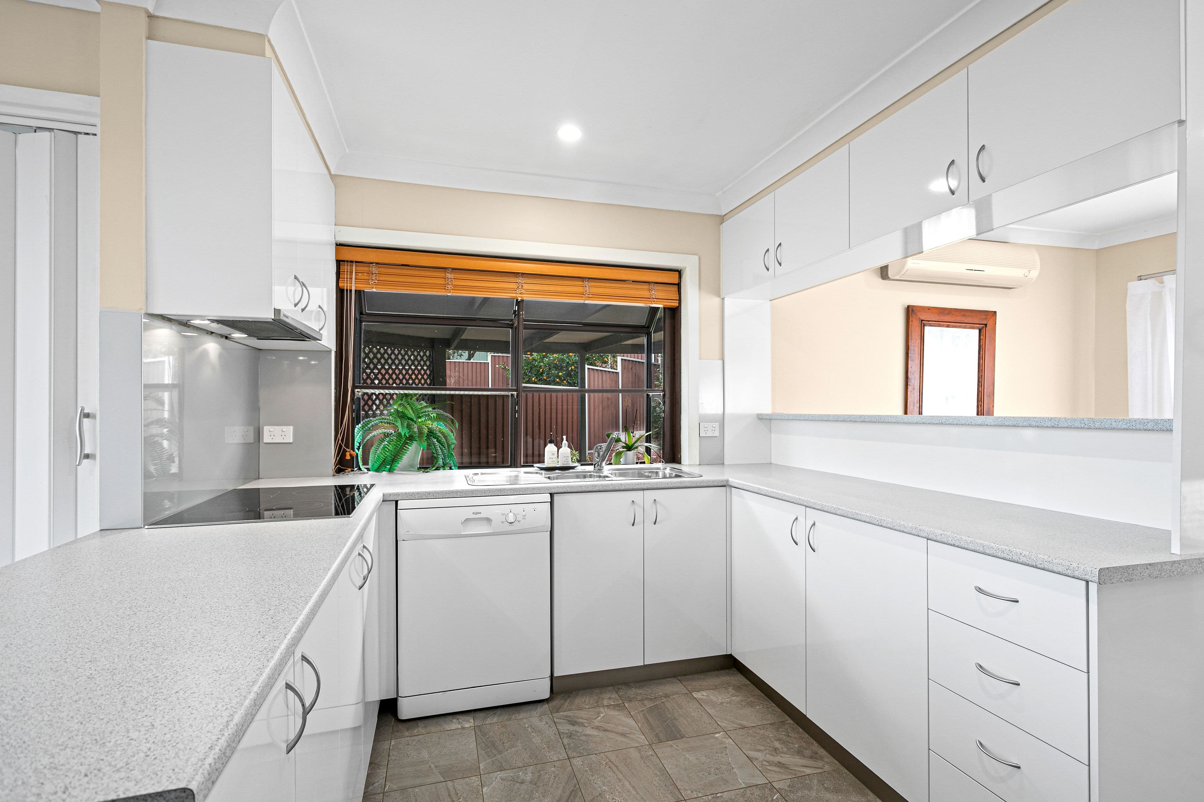 67 Beverley Avenue, Unanderra NSW 2526, Unanderra - Thumbnail 3
