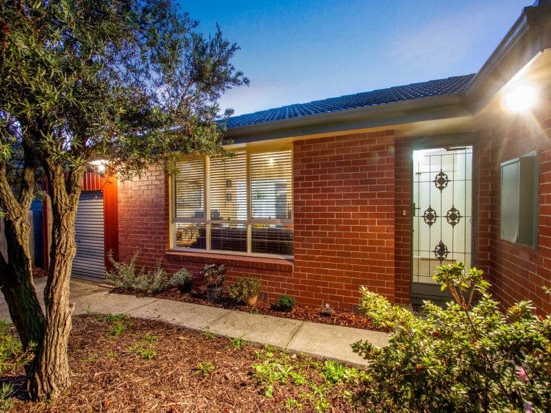 4 Lipton Drive, FRANKSTON VIC 3199, Frankston - Thumbnail 2