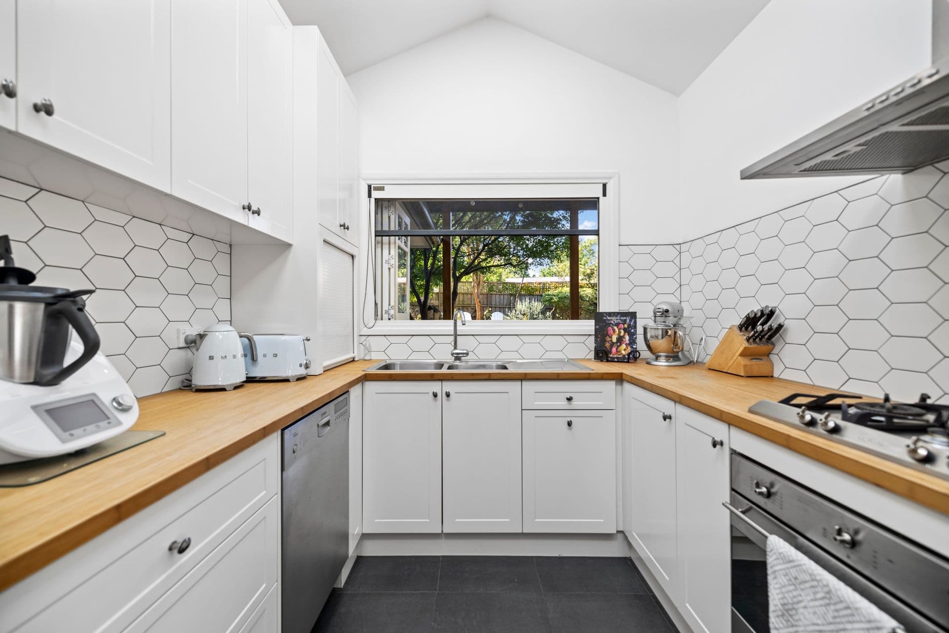 3 Nandina Street, Forest Hill VIC 3131, Forest Hill - Thumbnail 5