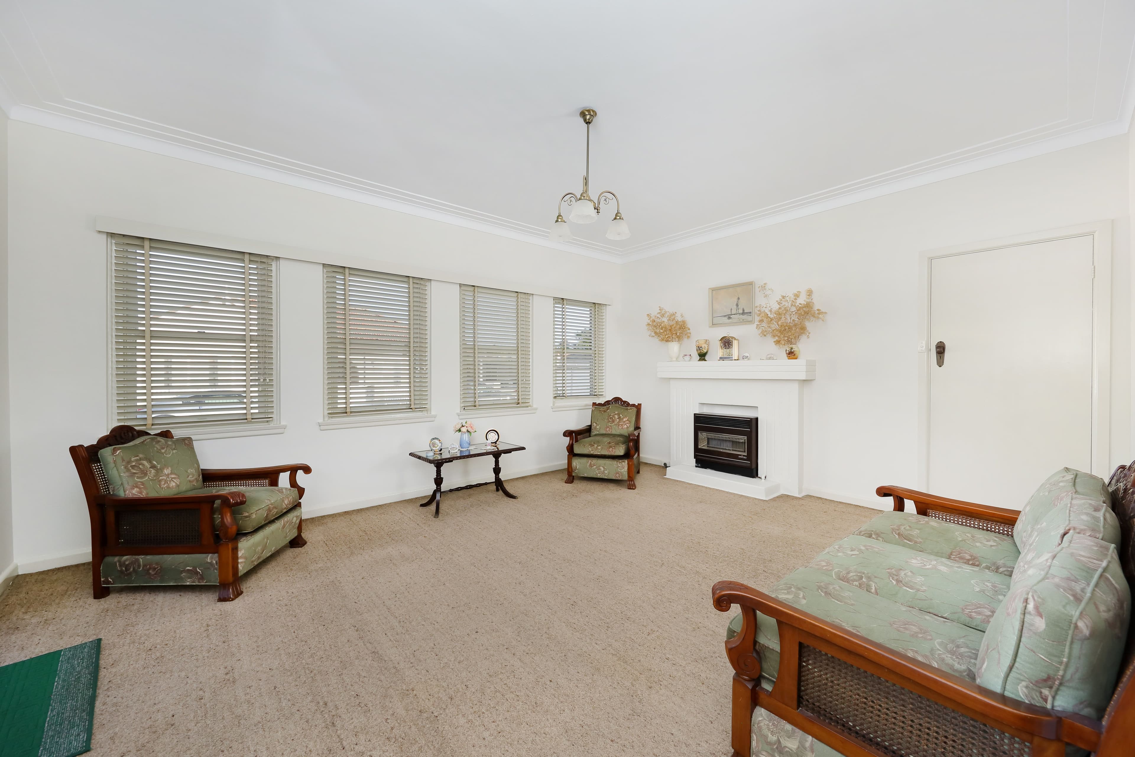 1 Palmer Crescent, Bexley - Thumbnail 2
