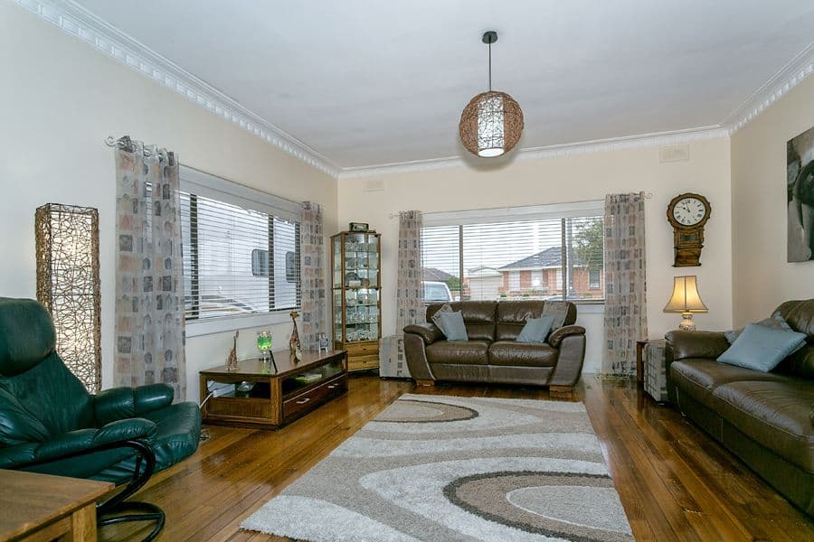 17 Leslie Street, ST ALBANS VIC 3021, St Albans - Thumbnail 2